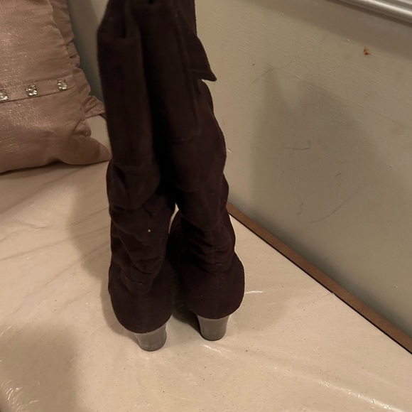 Brown suede wedge heel boots - Picture 4 of 6